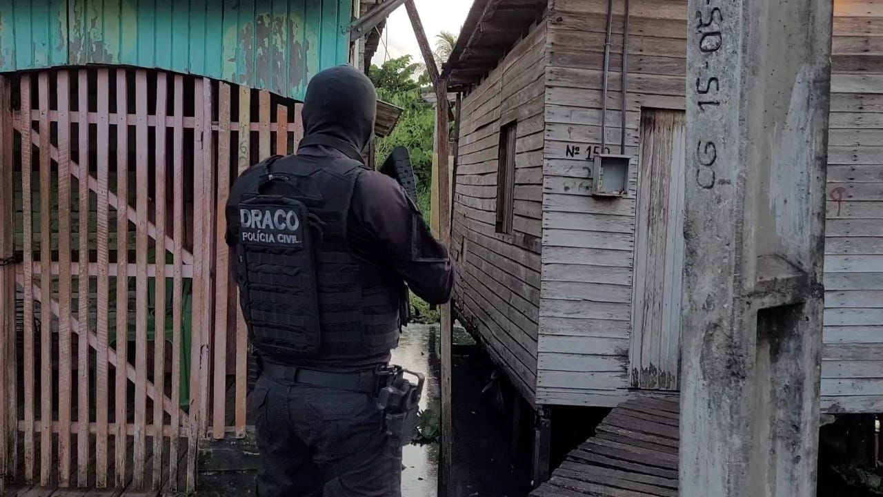 EM MACAPÁ, POLÍCIA CIVIL, COM APOIO DA CIOP/SEJUSP E DO GTA, DEFLAGRA A OPERAÇÃO “DIVISIUS” E APREENDE VASTO MATERIAL RELACIONADO AO CRIME ORGANIZADO